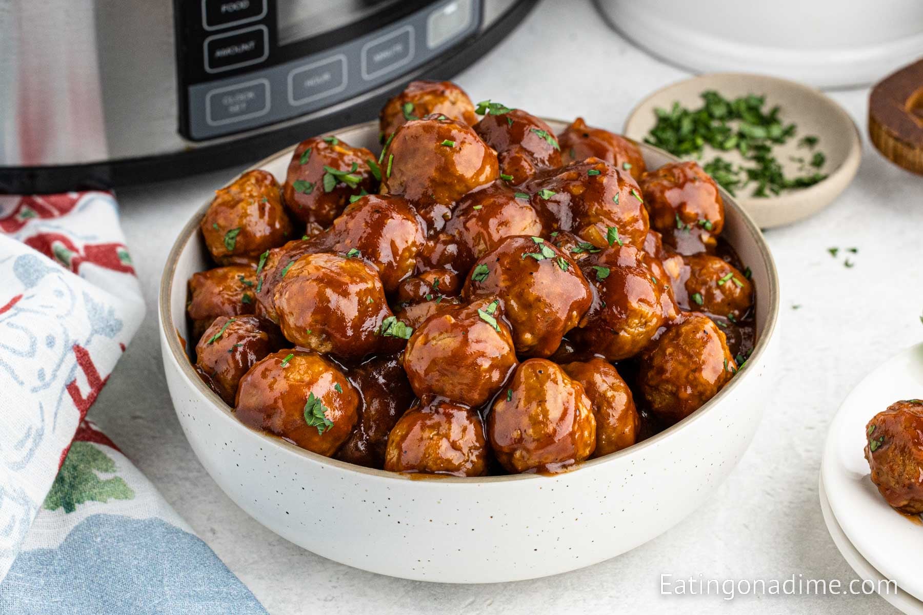 Easy Crockpot BBQ Meatballs: Perfect Crowd-Pleaser Recipe